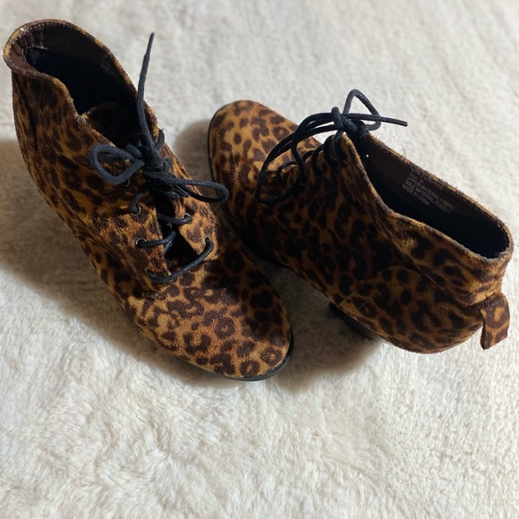 cheetah/leopard print booties - Picture 3 of 3